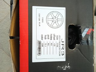 Llantas JR3 17x8 ET35 5x100 Nuevas son 5 llantas.
