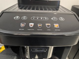 Cafetera Delonghi Magnífica Evo Negra