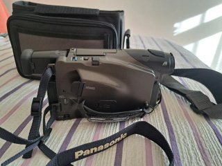 Videocámara Panasonic VHS-C NV-R50