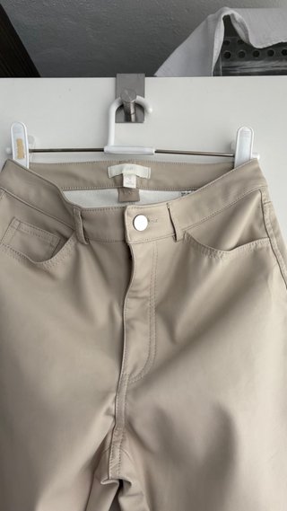 Pantalón beige como nuevo Semi cuero