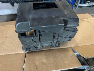 Caixa Bateria Audi A3 8L / Golf 5 / Leon 1M