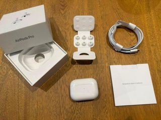 Airpods 2da generación€60(USADOS PERO NEGOCIABLES)