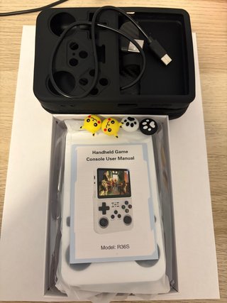 Consola retro R36S (128 gb) + funda y accesorios