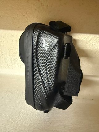 Pack ciclismo: Casco Bell y sujetadores de movil