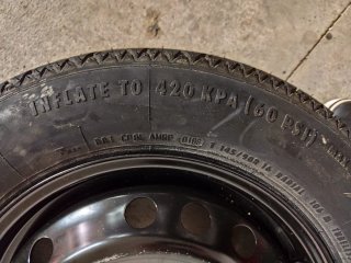 Neumático de repuesto Continental 145/90 R16