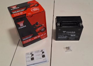 Batería Yuasa YTX12-BS Moto AGM
