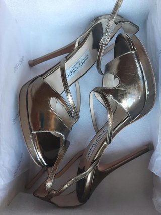 Sandalias Jimmy Choo doradas talla 36.5