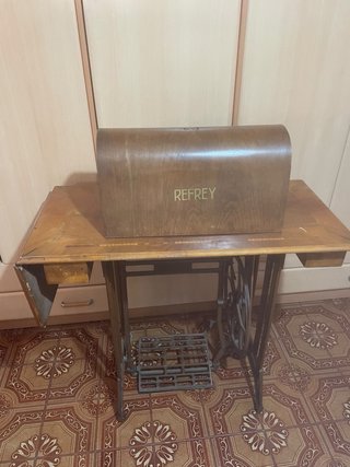 Máquina de coser Refrey CL306 vintage