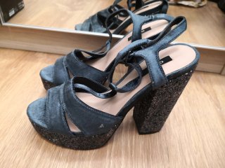 Sandalias fiesta brillantes negras y plateadas