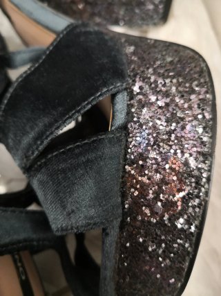 Sandalias fiesta brillantes negras y plateadas
