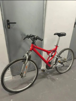 Bicicleta de Montaña Roja