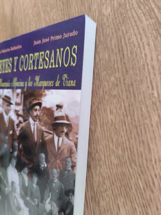 REYES Y CORTESANOS LA MONARQUIA ALFONSO XIII