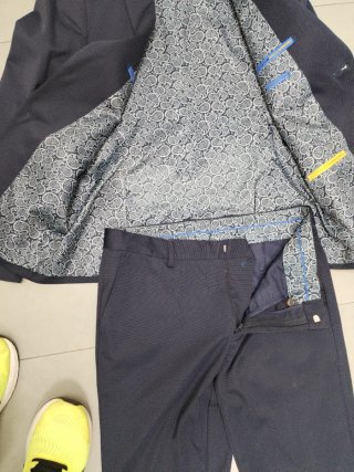 Traje azul marino