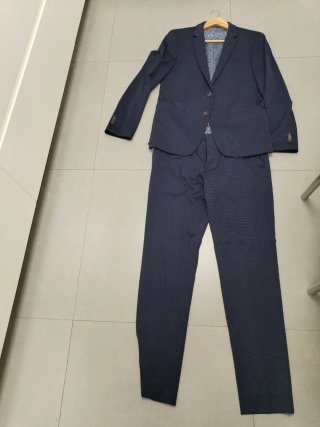 Traje azul marino