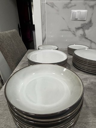Vajilla GLADELIG Porcelana Gris/Blanco