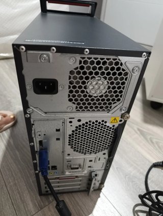 Torre PC Lenovo ThinkCentre Negra