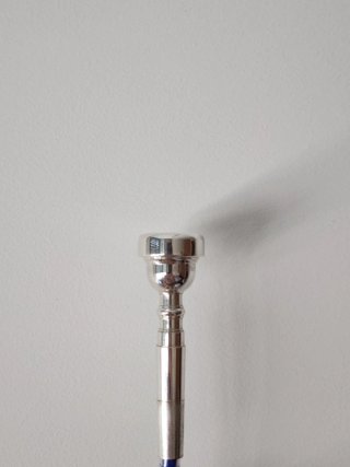 Trompeta Eastman ETR522G + Estuche Ortolá