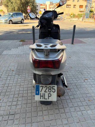 Honda Lead 110 Scooter Plata