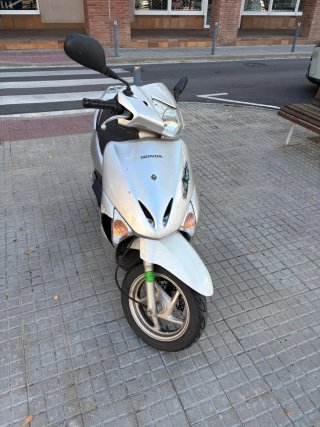Honda Lead 110 Scooter Plata