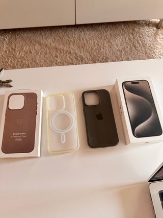 iPhone 15 Pro Titanio Natural + Fundas