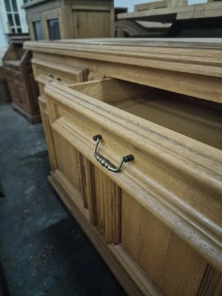Aparador Estilo Provenzal / Mueble Auxiliar/ Roble