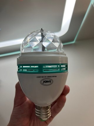 Pack de 4 luces de discoteca + altavoz + láser.