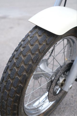 Moto Azul y Blanca Off-Road