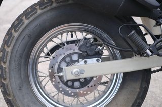 Moto Azul y Blanca Off-Road