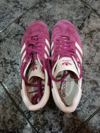 Zapatillas Adidas Gazelle rosas talla 39
