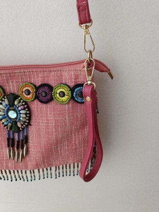 Bolso de fiesta con abalorios