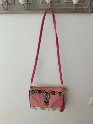 Bolso de fiesta con abalorios