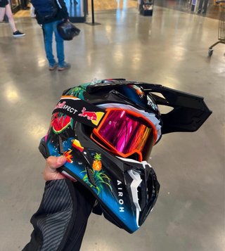 Casco Airoh con Gafas