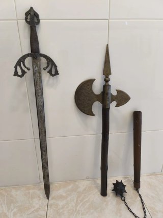 Espada y Hacha Medieval