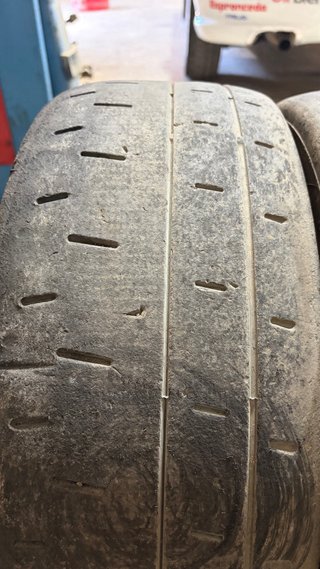 Slicks pirelli ra5 16”