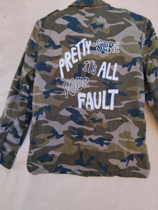 Chaqueta Pull&Bear Camuflaje Talla M