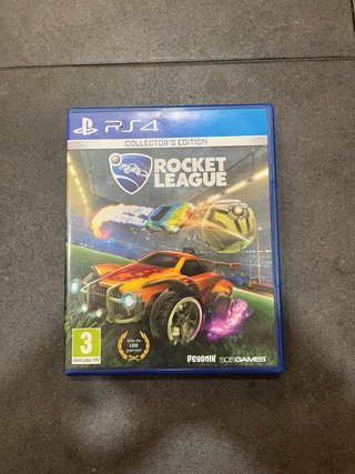 PS4 Slim 1TB Nera + 4 giochi