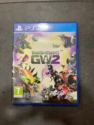 PS4 Slim 1TB Nera + 4 giochi