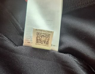 Chaqueta Adidas unisex.