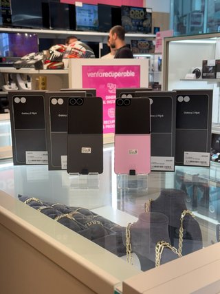 Samsung Galaxy Z Flip 8 Negro/Rosa