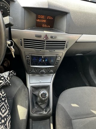 Opel  Astra 2006