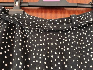 Minifalda Zara lunares negros