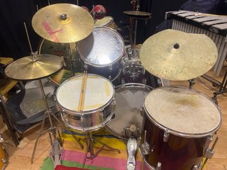 Batería Acústica Century Bombo 24”