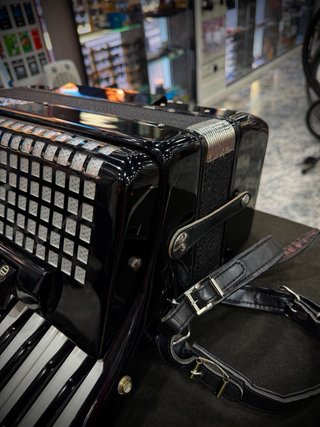 Acordeon Startone 72 bajos con maleta transporte