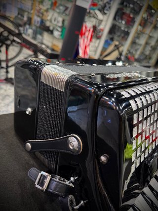 Acordeon Startone 72 bajos con maleta transporte