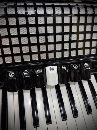 Acordeon Startone 72 bajos con maleta transporte