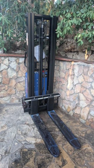 Apilador Semieléctrico SolidHub HSE1000/3 (1000kg