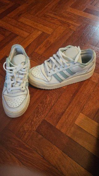 Zapatillas Adidas Unisex Blancas y Verdes
