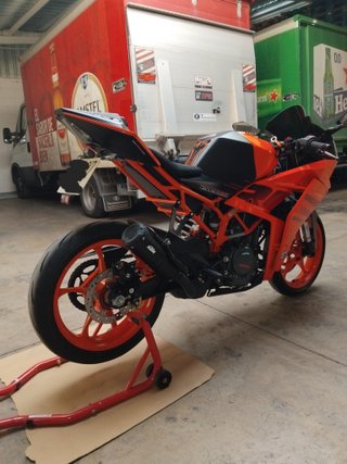 KTM RC 390 2024 Naranja y Negra