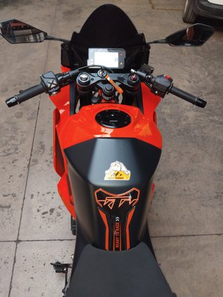 KTM RC 390 2024 Naranja y Negra