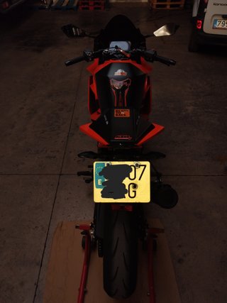 KTM RC 390 2024 Naranja y Negra